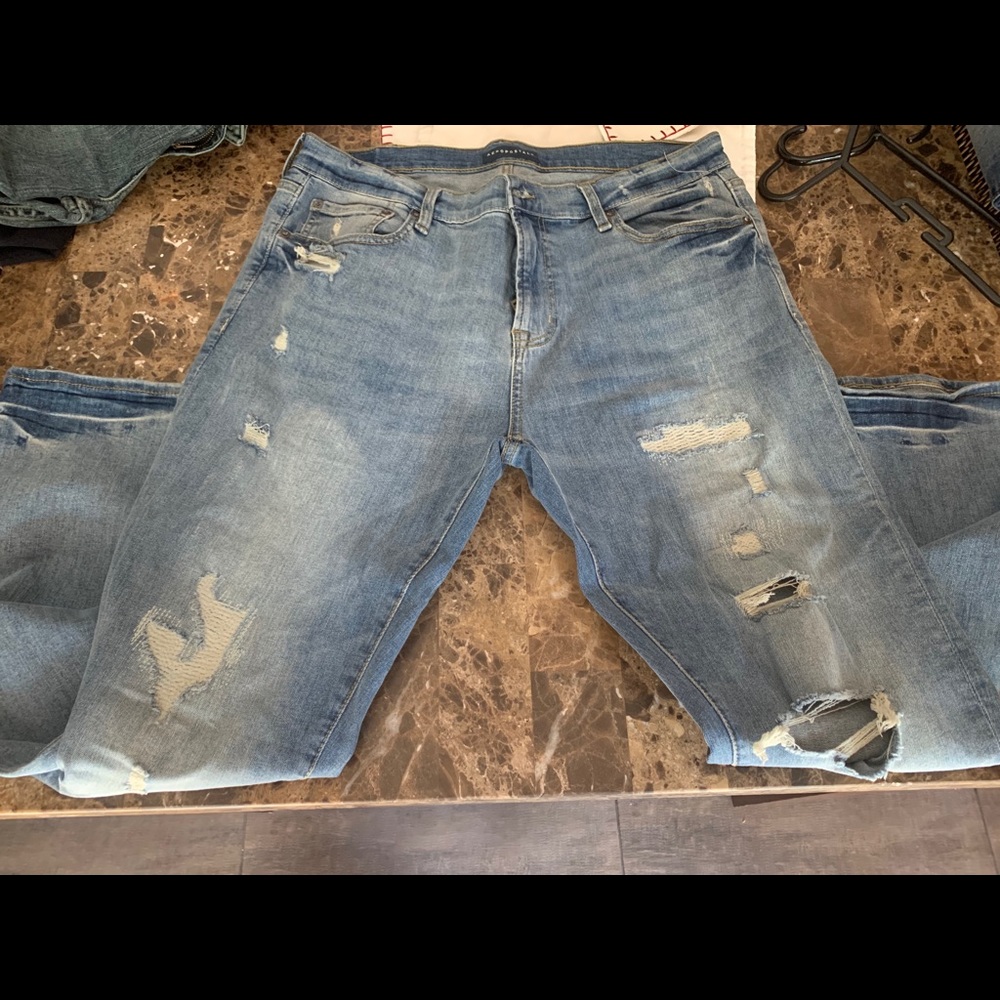 Men ripped 34/30 jeans